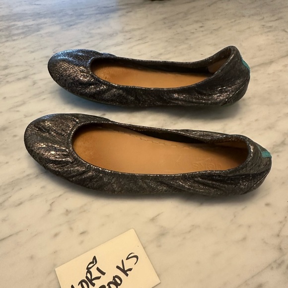 🖤🩶Tieks size 9 Dragos Metallic Leather 🩶🖤Flats - Picture 5 of 7